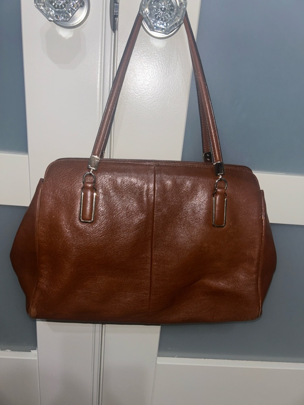 Coach Chestnut Brown Leather Shoulder Bag with Signature Tag 25161 - Picture 2 of 15